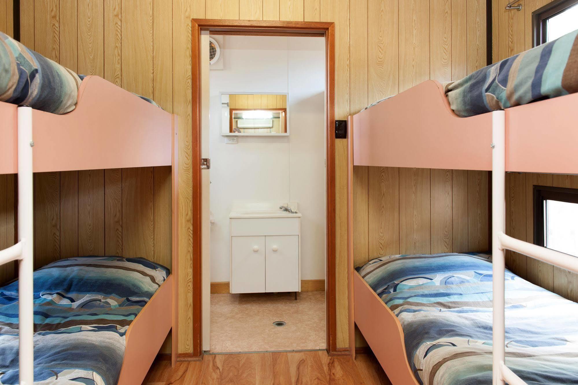 Adelaide Caravan Park - Aspen Holiday Parks Екстер'єр фото